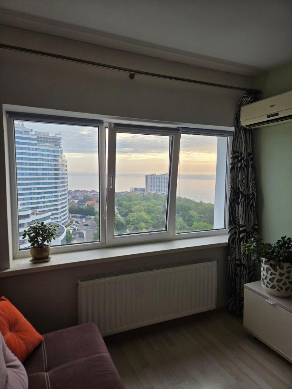 Aparts Panorama Sea Apartment Одеса Екстериор снимка